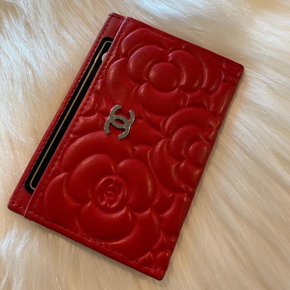 Chanel camellia cardholder